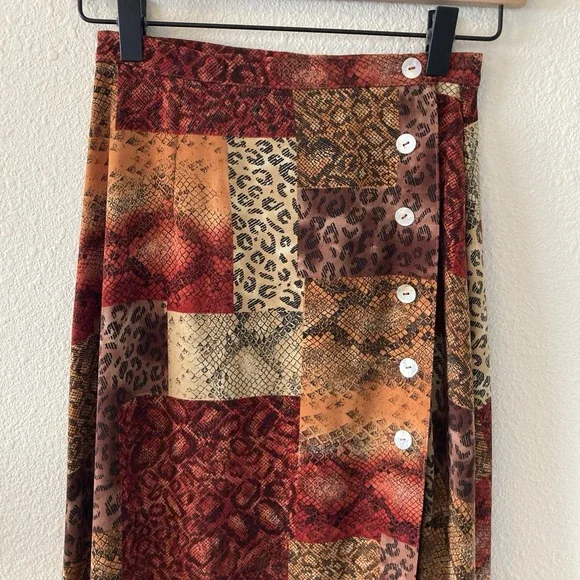 Vintage 90's Skirt Size 4 (XS) Red Multicolor Animal Print Long Artsy Retro Boho - Picture 3 of 16